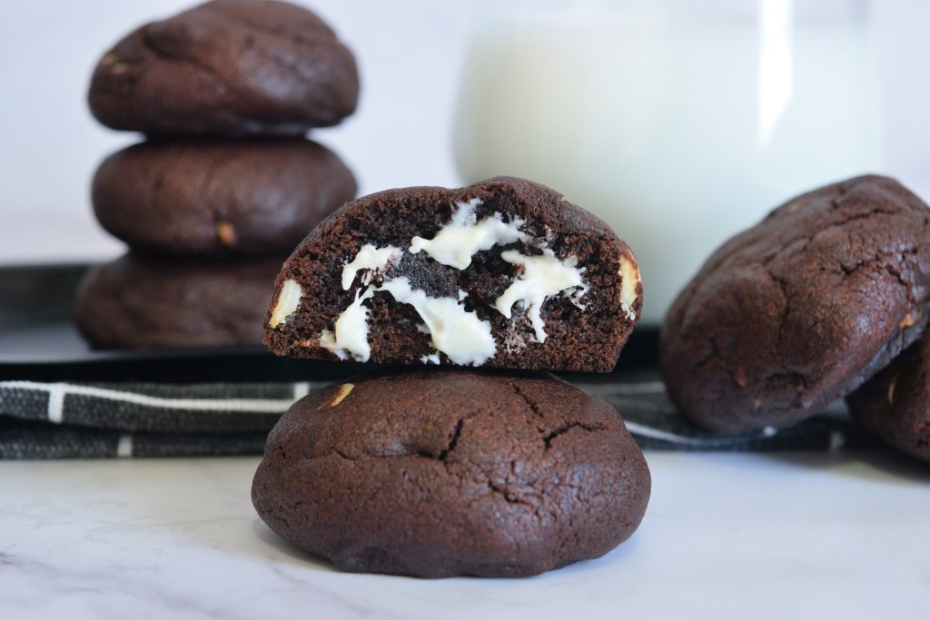 עוגיות בראוניז ושוקולד לבן מושחתות | צילום: ספיר דהן