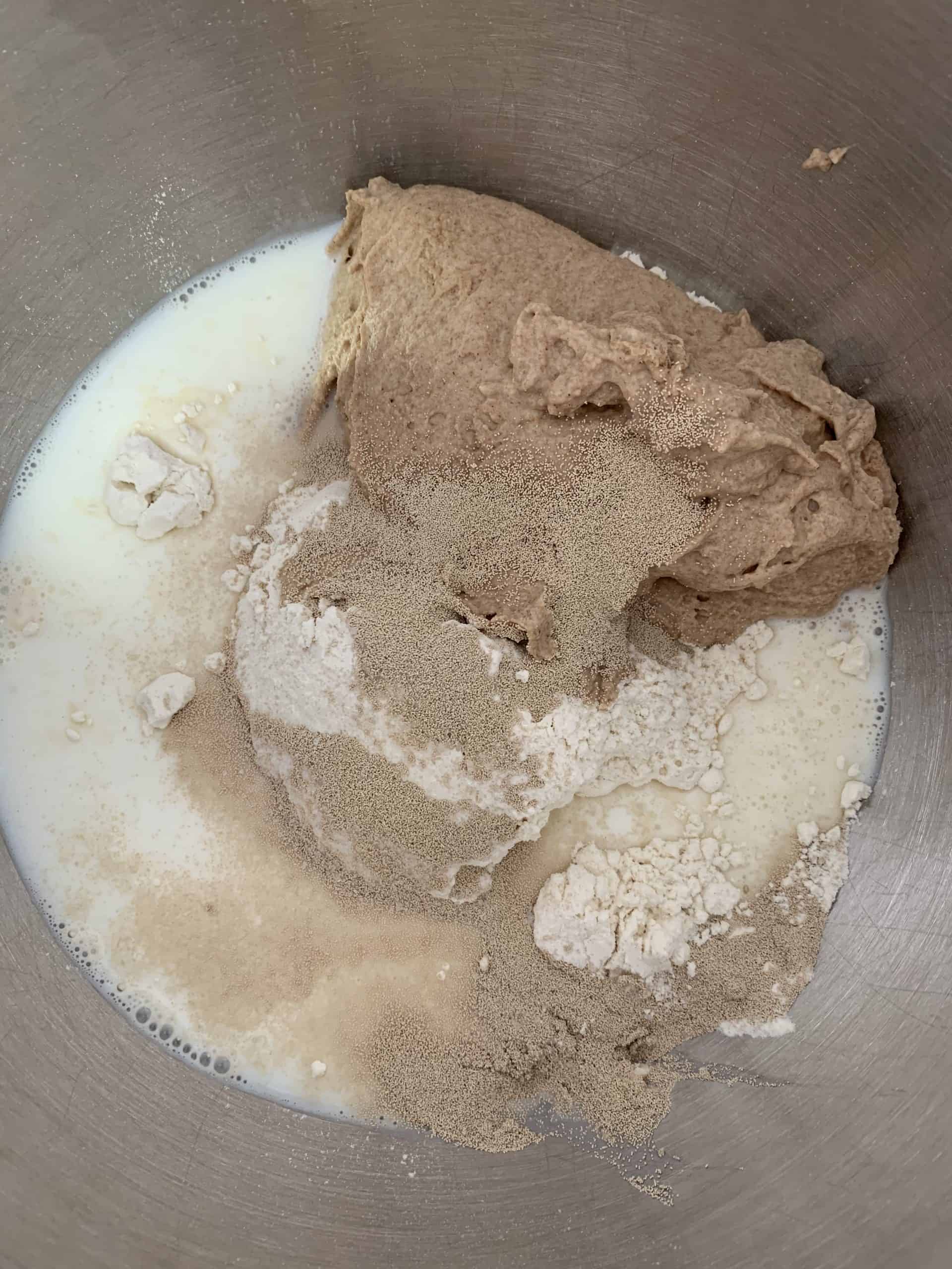 חלת חלב (לחם חלב) עם קמח מלא | צילום: ספיר דהן