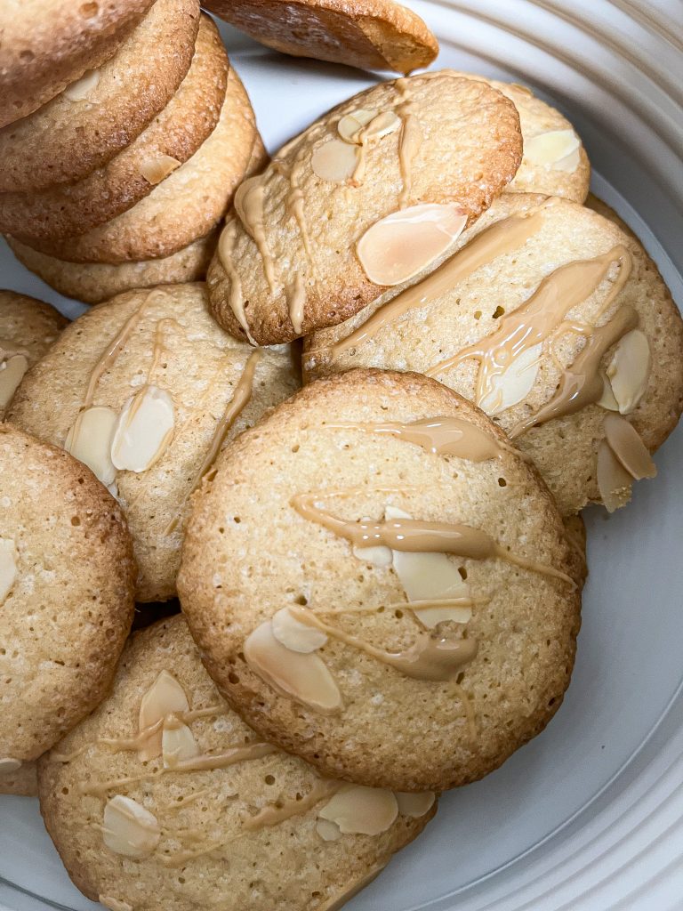 עוגיות שקדים חמאת בוטנים | צילום: ספיר דהן